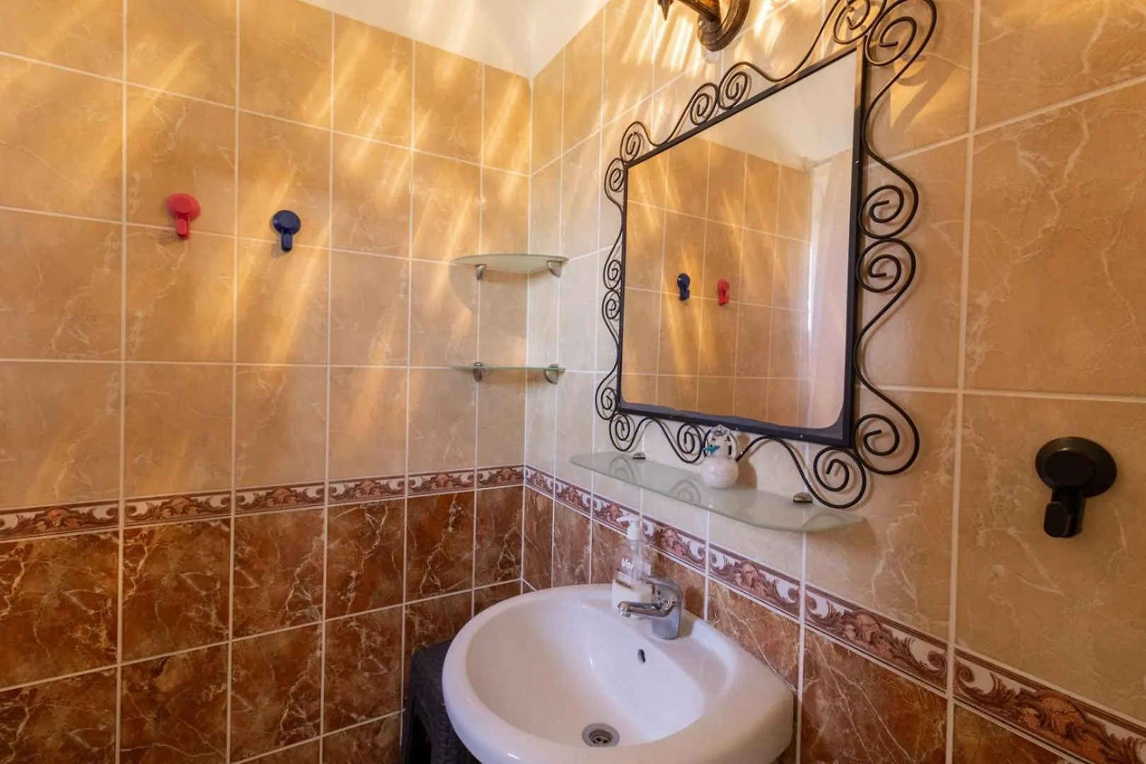 The Chain Well Maisonette Nikiti